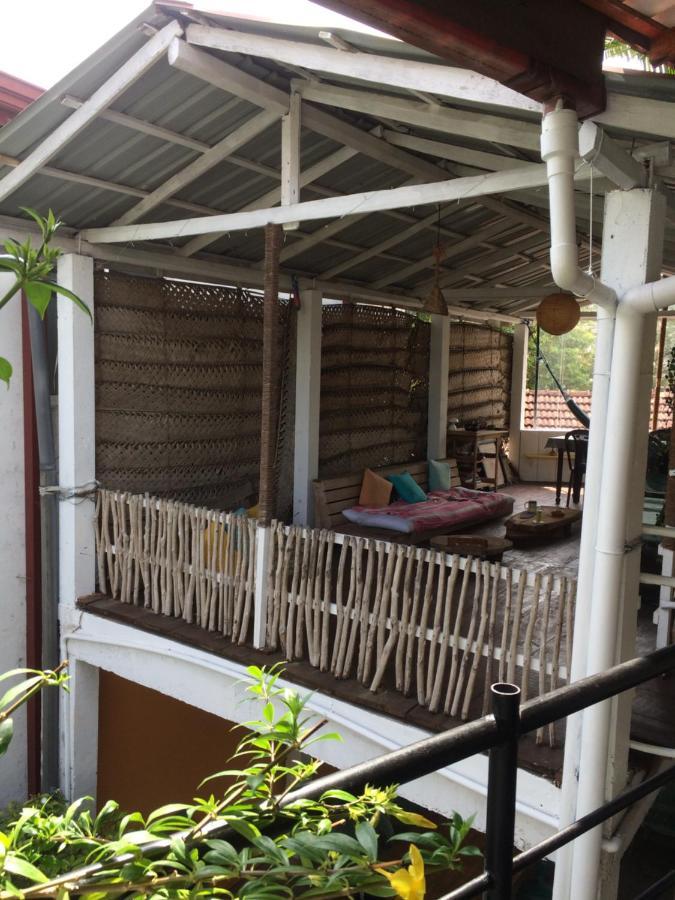 Happyshack Hostel Mirissa Exterior foto